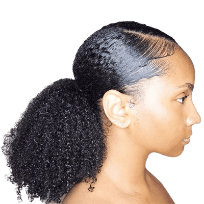 femme de profil portant une lace wig en cheveux afro naturels bouclés